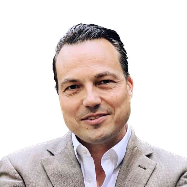 Foto de Christian Alsen, fundador da relatico - um software de SRM para Lieferant gerenciamento e documentação de cadeias de suprimentos.