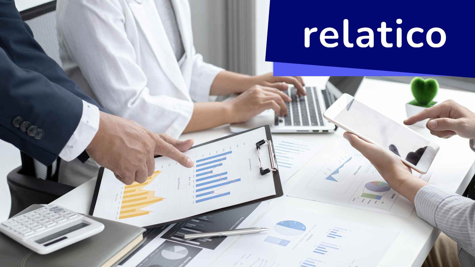 Descubra as técnicas essenciais para o sucesso das negociações e conversas com fornecedores nas discussões com fornecedores e saiba como o Relatico SRM pode transformar seu processo de compras e como utilizar estrategicamente o software SRM para simplificar o processo de comunicação com fornecedores.