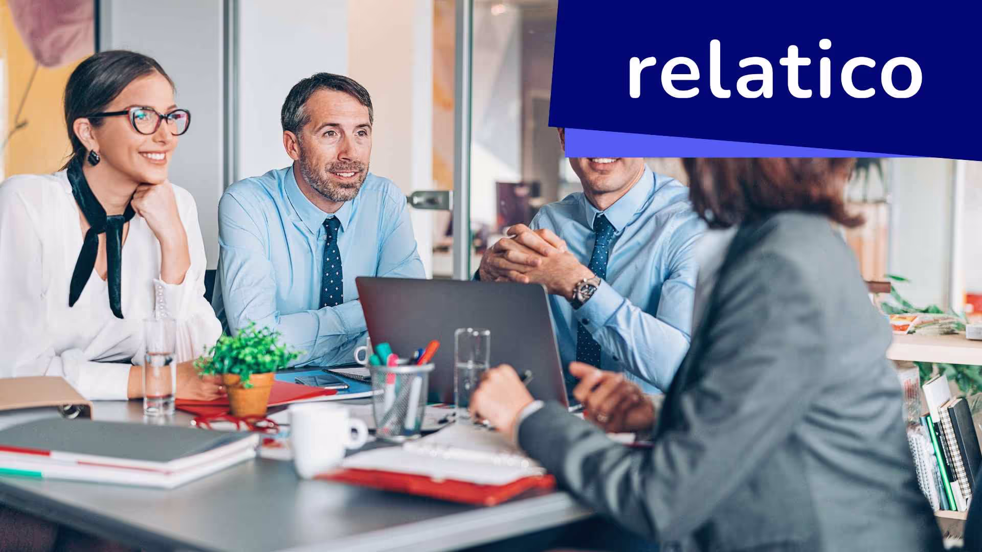 Descubra como o modelo de dados do Relaticos SCM pode simplificar os processos internos da sua empresa, aprimorar o gerenciamento de dados e resolver conflitos entre departamentos. Este blog descreve a necessidade de um gerenciamento eficiente de dados, digitalização e automação para possibilitar a colaboração multifuncional e impulsionar a sustentabilidade nas operações comerciais.